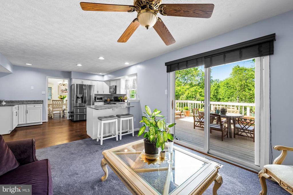 Image 10 of property listing at 422 DOE MEADOW DR, Owings Mills, MD 21117