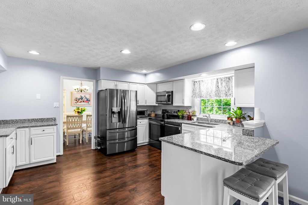 Image 11 of property listing at 422 DOE MEADOW DR, Owings Mills, MD 21117