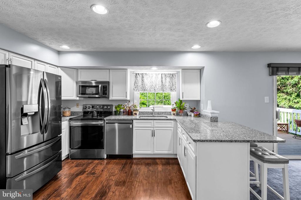 Image 12 of property listing at 422 DOE MEADOW DR, Owings Mills, MD 21117