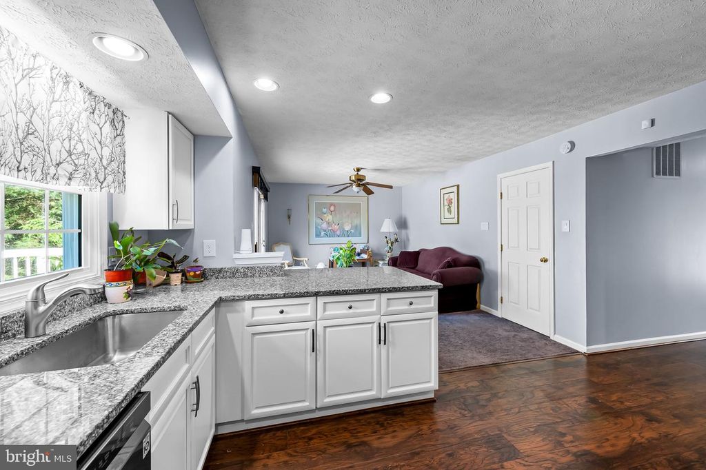 Image 13 of property listing at 422 DOE MEADOW DR, Owings Mills, MD 21117