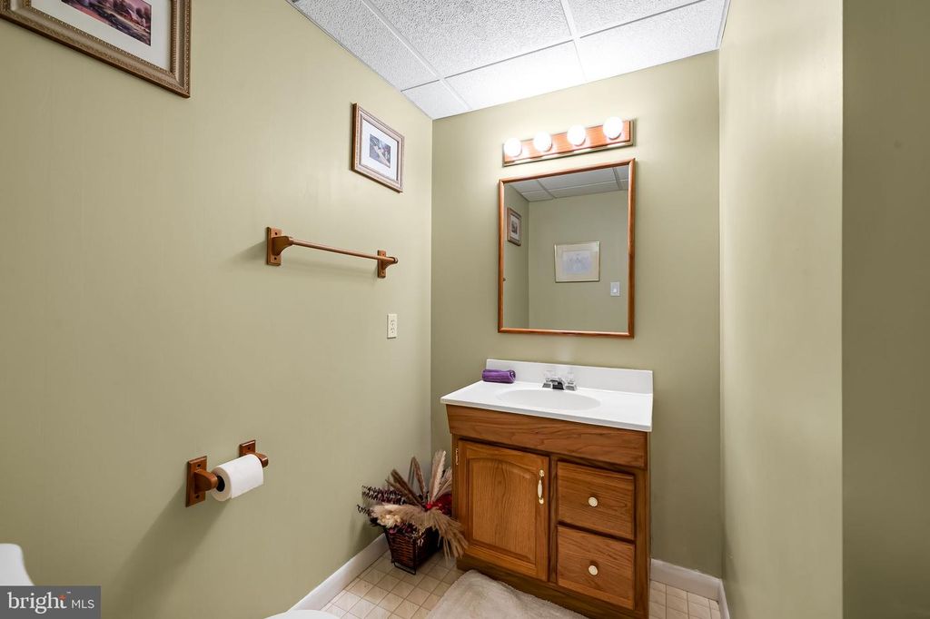 Image 14 of property listing at 422 DOE MEADOW DR, Owings Mills, MD 21117
