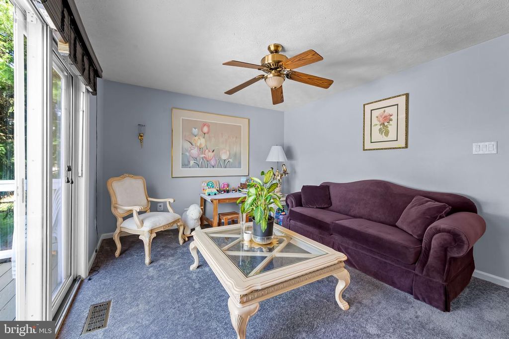Image 16 of property listing at 422 DOE MEADOW DR, Owings Mills, MD 21117
