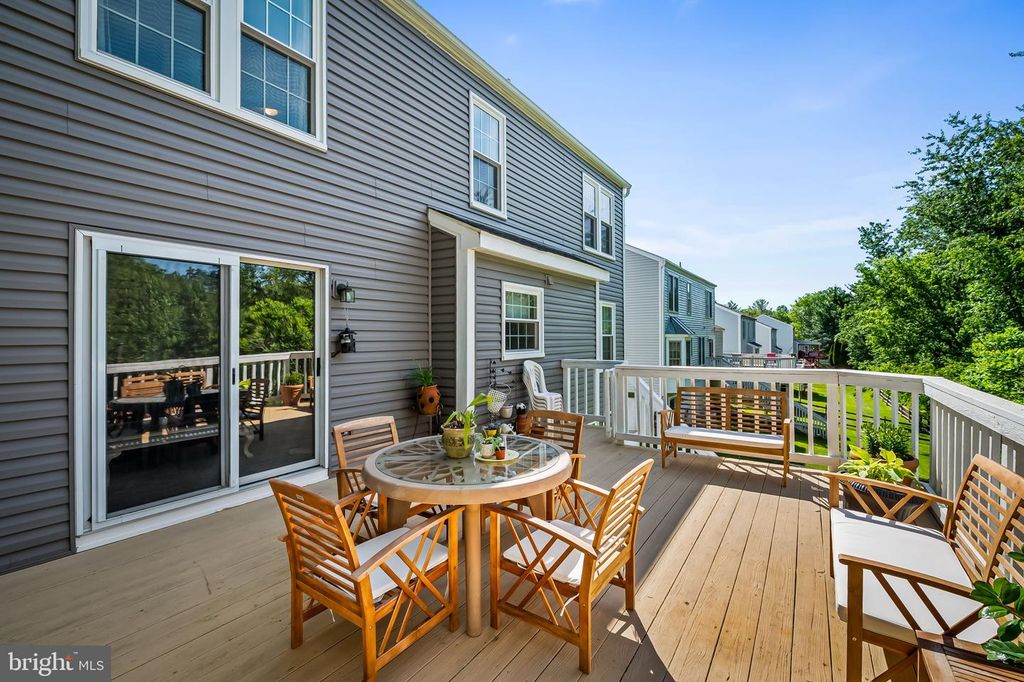 Image 19 of property listing at 422 DOE MEADOW DR, Owings Mills, MD 21117