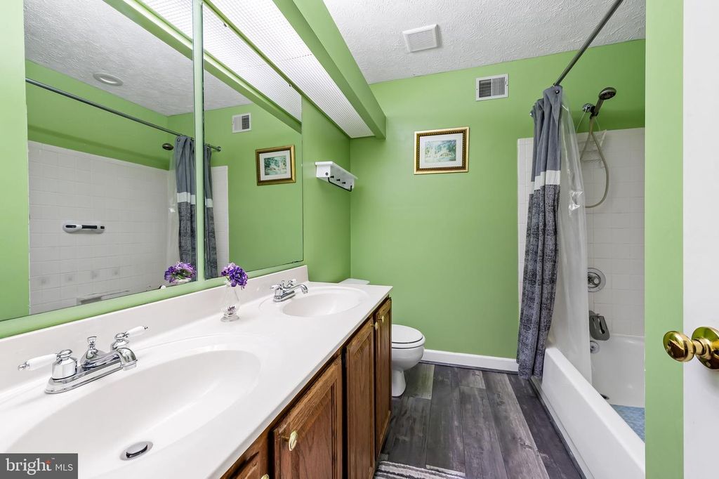 Image 30 of property listing at 422 DOE MEADOW DR, Owings Mills, MD 21117