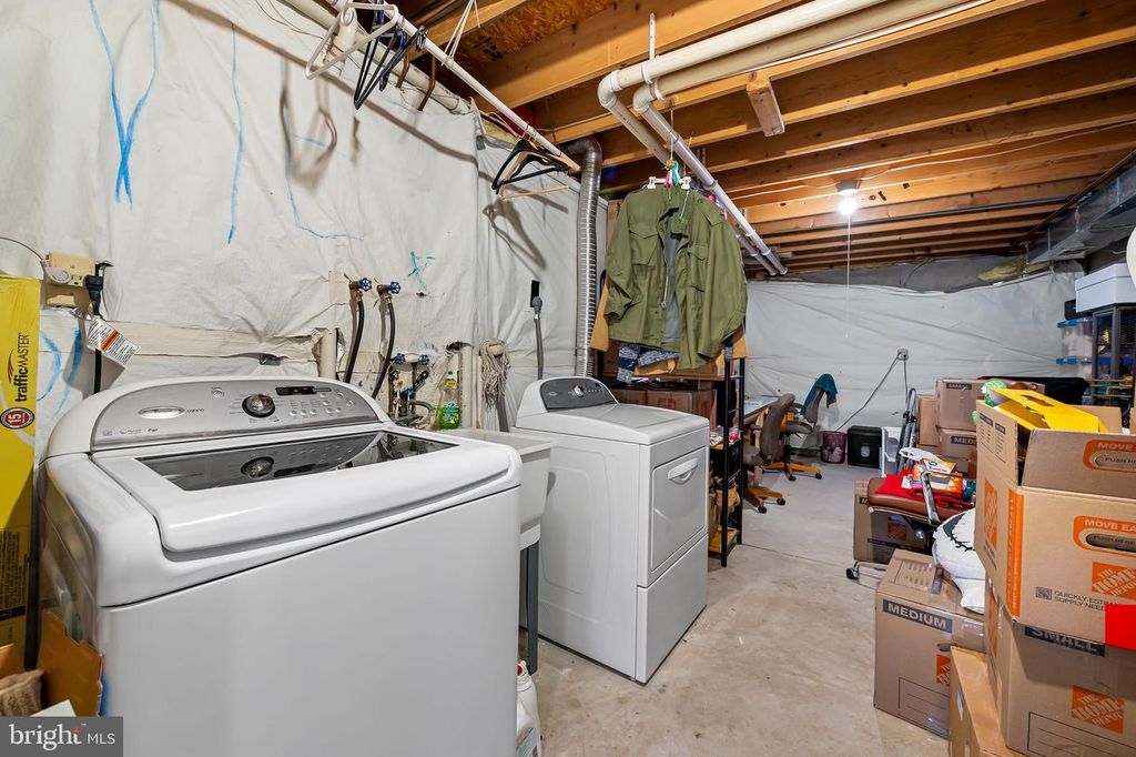 Image 39 of property listing at 422 DOE MEADOW DR, Owings Mills, MD 21117