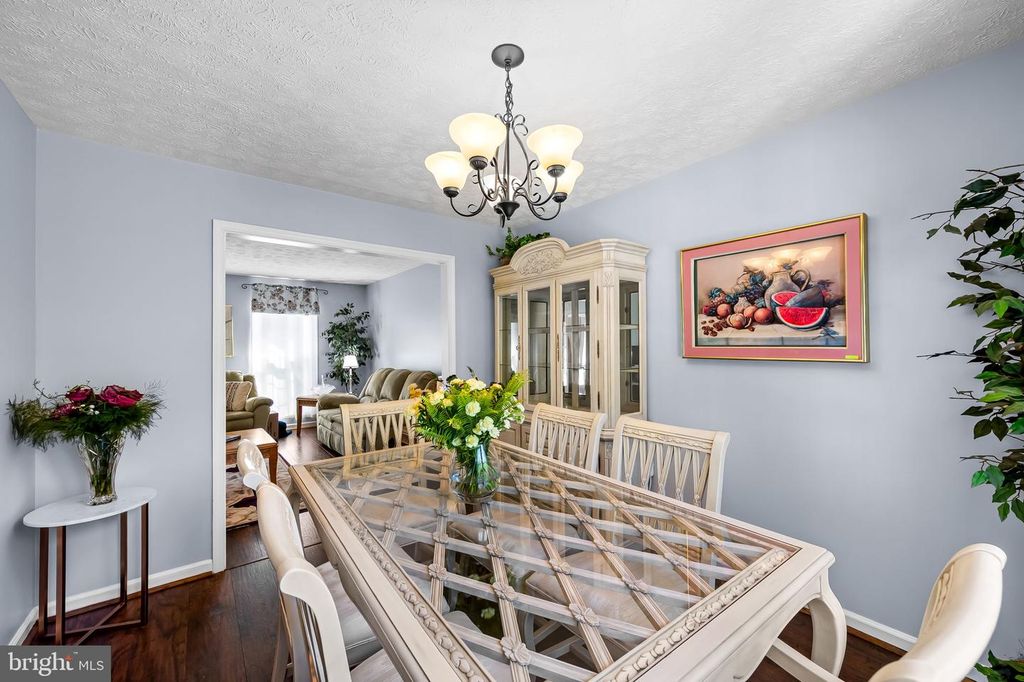 Image 9 of property listing at 422 DOE MEADOW DR, Owings Mills, MD 21117