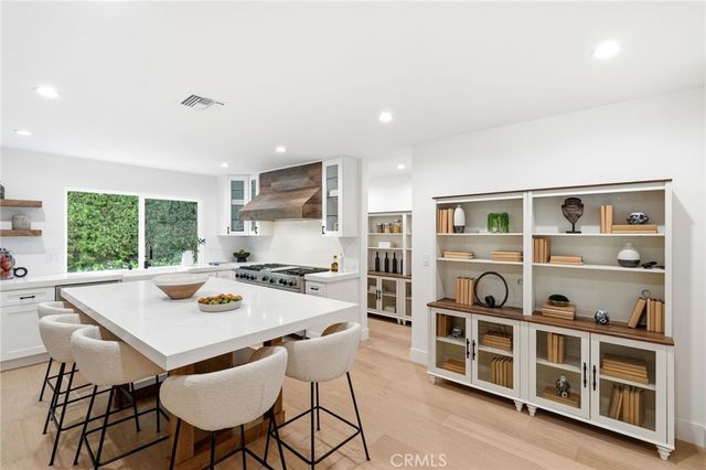 6317 Orion, Van Nuys, CA 91411