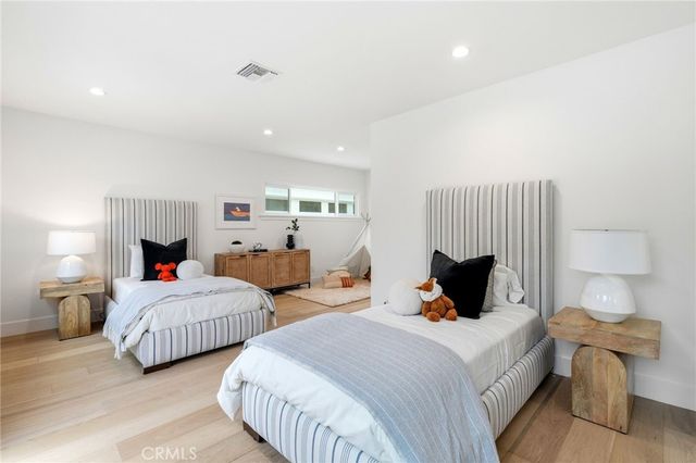 6317 Orion, Van Nuys, CA 91411