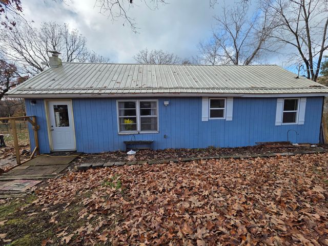 479 Oak Hill Road, Houston, MO 65483