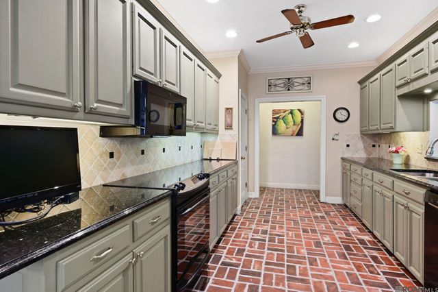5807 Laurel Hill Ln, St Francisville, LA 70775
