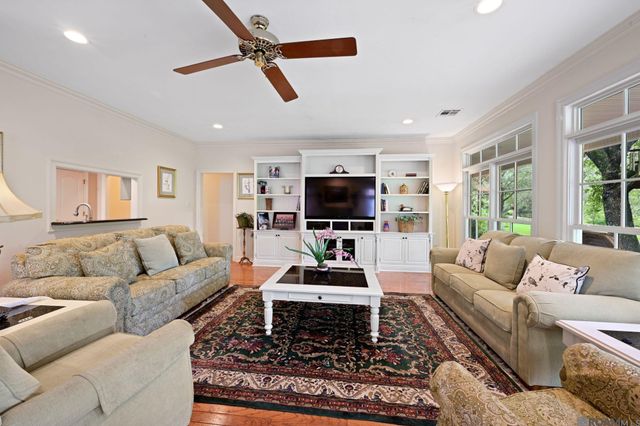 5807 Laurel Hill Ln, St Francisville, LA 70775
