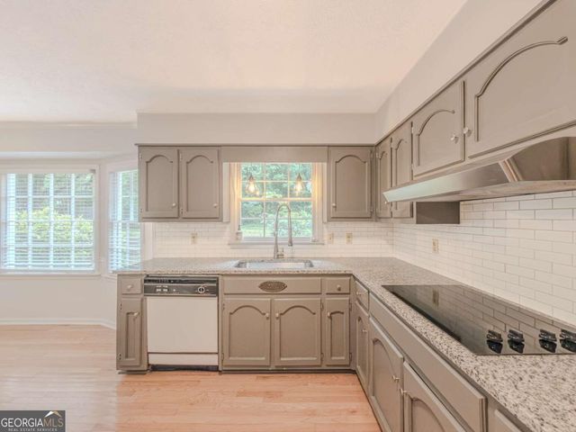 2764 Amberly Way, Snellville, GA 30078