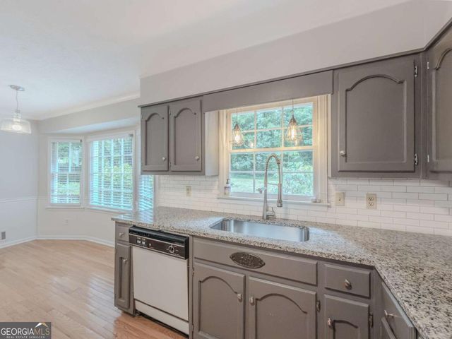 2764 Amberly Way, Snellville, GA 30078