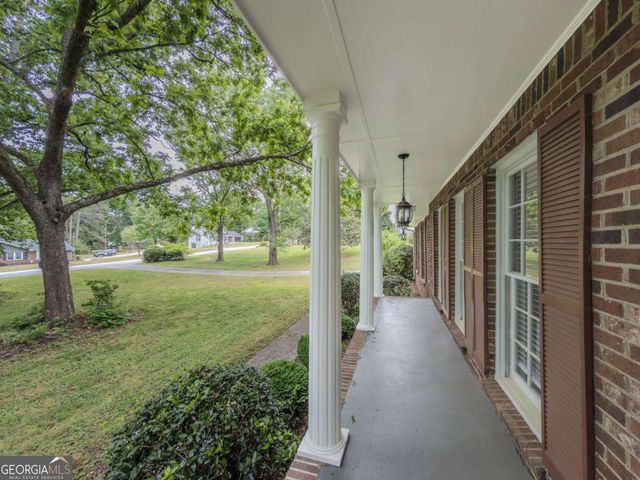 2764 Amberly Way, Snellville, GA 30078