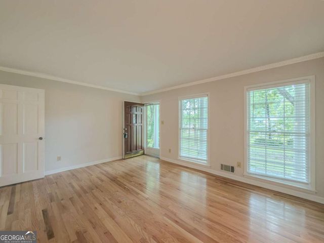2764 Amberly Way, Snellville, GA 30078