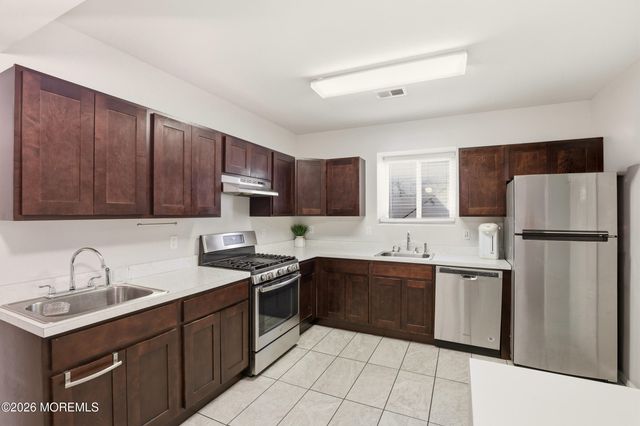 41 Majestic Way, Lakewood, NJ 08701