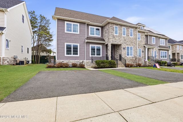 41 Majestic Way, Lakewood, NJ 08701