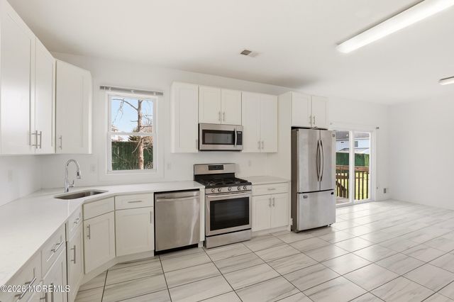 41 Majestic Way, Lakewood, NJ 08701