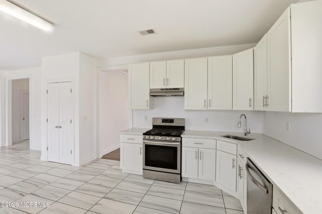 41 Majestic Way, Lakewood, NJ 08701