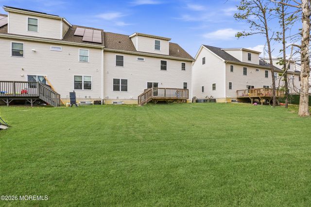 41 Majestic Way, Lakewood, NJ 08701