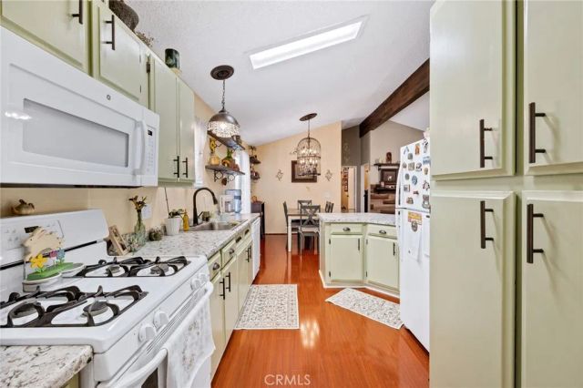 1536 South State Street 223, Hemet, CA 92543