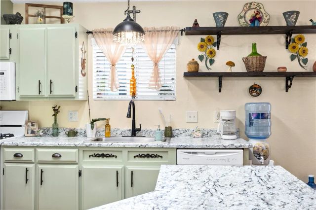 1536 South State Street 223, Hemet, CA 92543