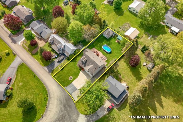 301 Case Street, Jonesville, MI 49250