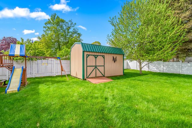 301 Case Street, Jonesville, MI 49250