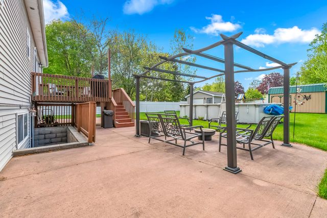 301 Case Street, Jonesville, MI 49250
