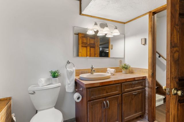 211 Clark Rd, Plymouth, MA 02360