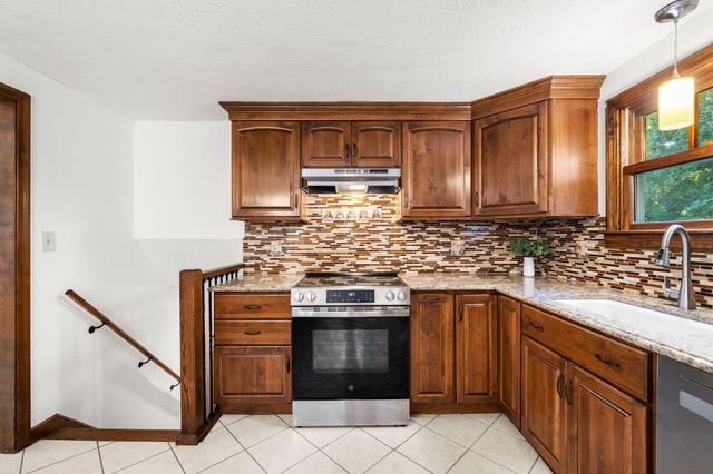 211 Clark Rd, Plymouth, MA 02360