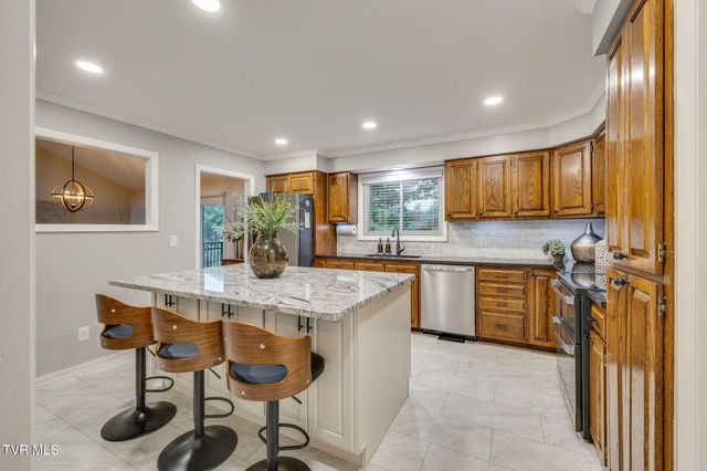 497 Canterbury Drive, Blountville, TN 37617