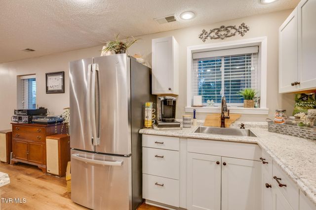 497 Canterbury Drive, Blountville, TN 37617