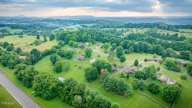 497 Canterbury Drive, Blountville, TN 37617