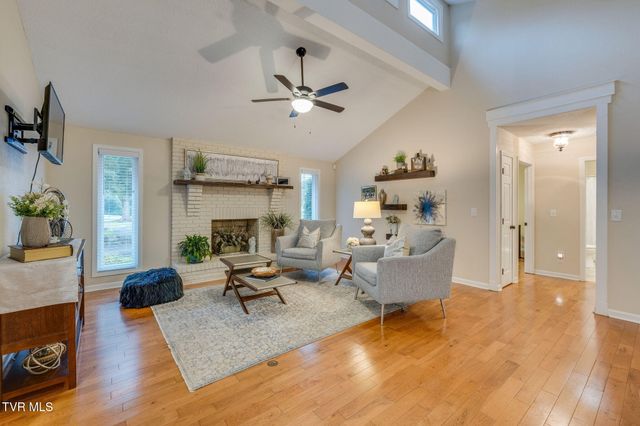 497 Canterbury Drive, Blountville, TN 37617