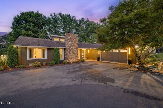 497 Canterbury Drive, Blountville, TN 37617