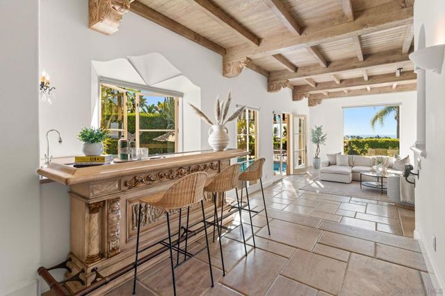 6692 La Jolla Scenic Dr S, La Jolla, CA 92037