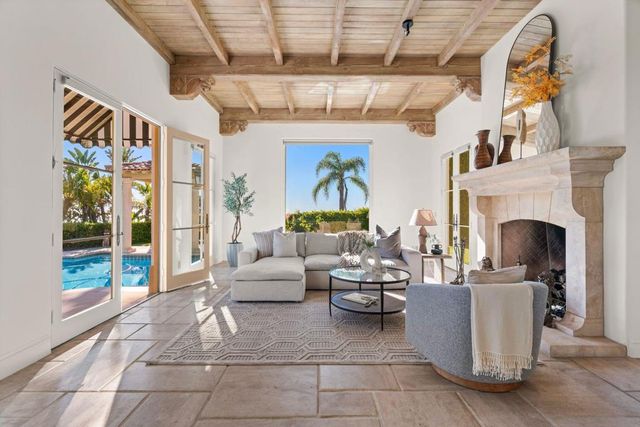 6692 La Jolla Scenic Dr S, La Jolla, CA 92037