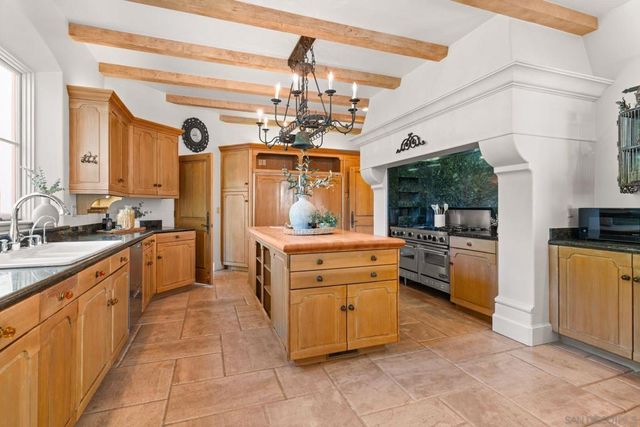 6692 La Jolla Scenic Dr S, La Jolla, CA 92037