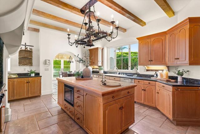 6692 La Jolla Scenic Dr S, La Jolla, CA 92037