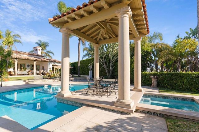 6692 La Jolla Scenic Dr S, La Jolla, CA 92037