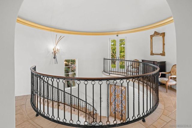6692 La Jolla Scenic Dr S, La Jolla, CA 92037