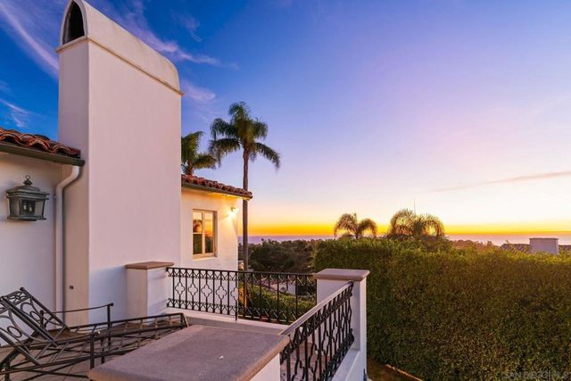 6692 La Jolla Scenic Dr S, La Jolla, CA 92037