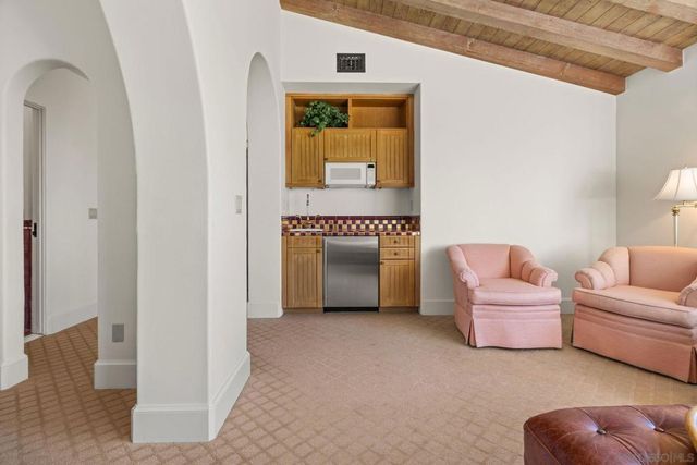 6692 La Jolla Scenic Dr S, La Jolla, CA 92037