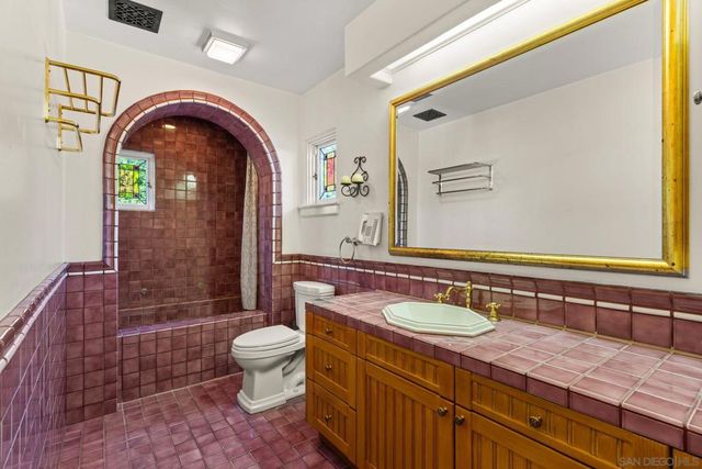 6692 La Jolla Scenic Dr S, La Jolla, CA 92037