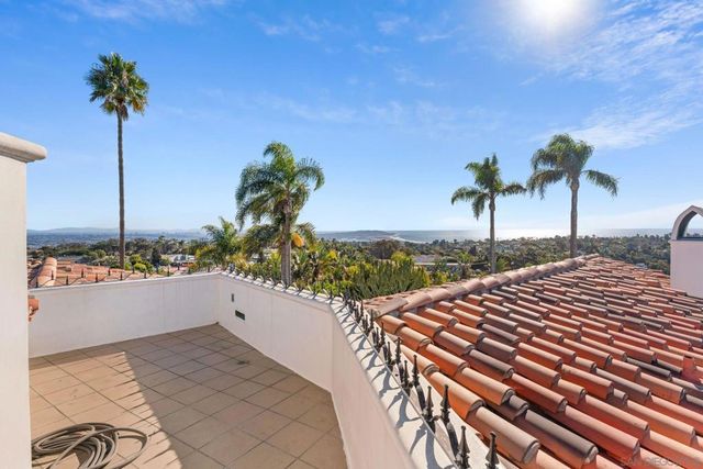 6692 La Jolla Scenic Dr S, La Jolla, CA 92037