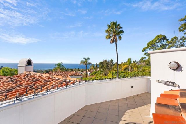 6692 La Jolla Scenic Dr S, La Jolla, CA 92037