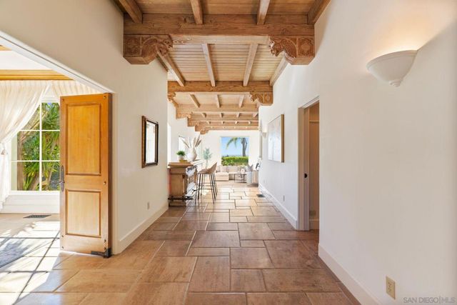 6692 La Jolla Scenic Dr S, La Jolla, CA 92037