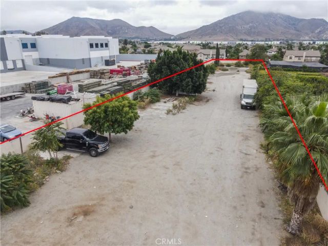 16569 Slover, Fontana, CA 92337