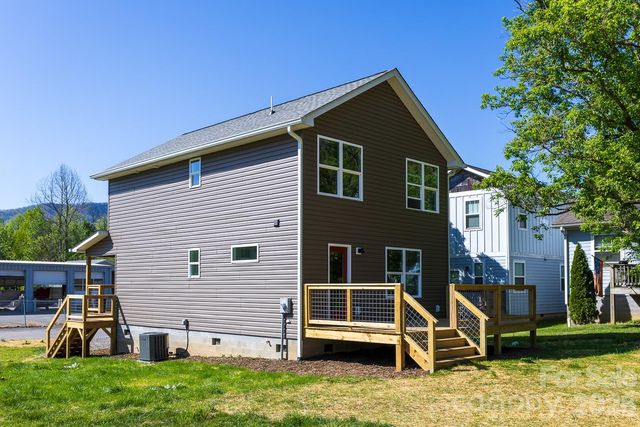 39 Terry Estates Drive, Black Mountain, NC 28711